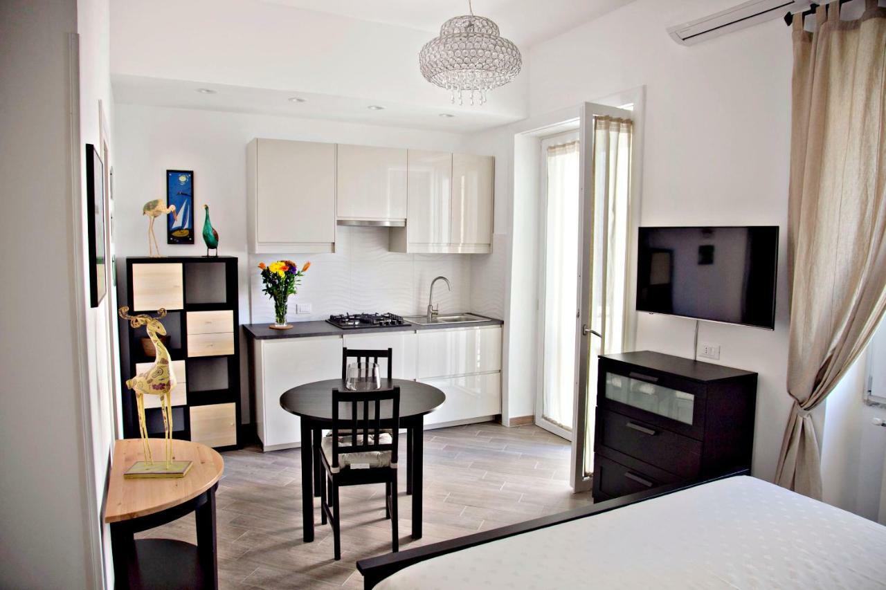 Maison Lumiere Salerno Exteriör bild