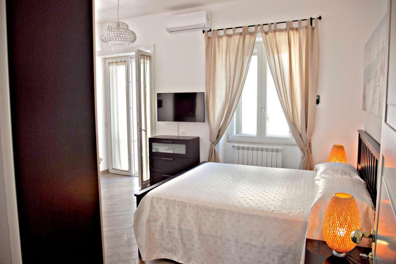 Maison Lumiere Salerno Exteriör bild